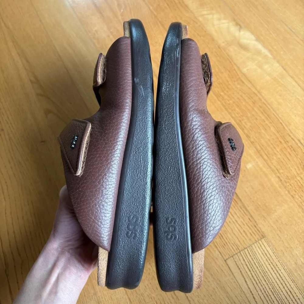 SAS Cozy Leather Slide Sandals Comfortable brown Adjustable Amber Women’s Sz 8.5